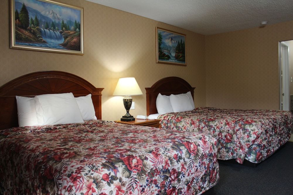 Highlander Motor Inn Atlantic City Deluxe Room, 2 Double Beds, Non Smoking, Refrigerator & Microwave