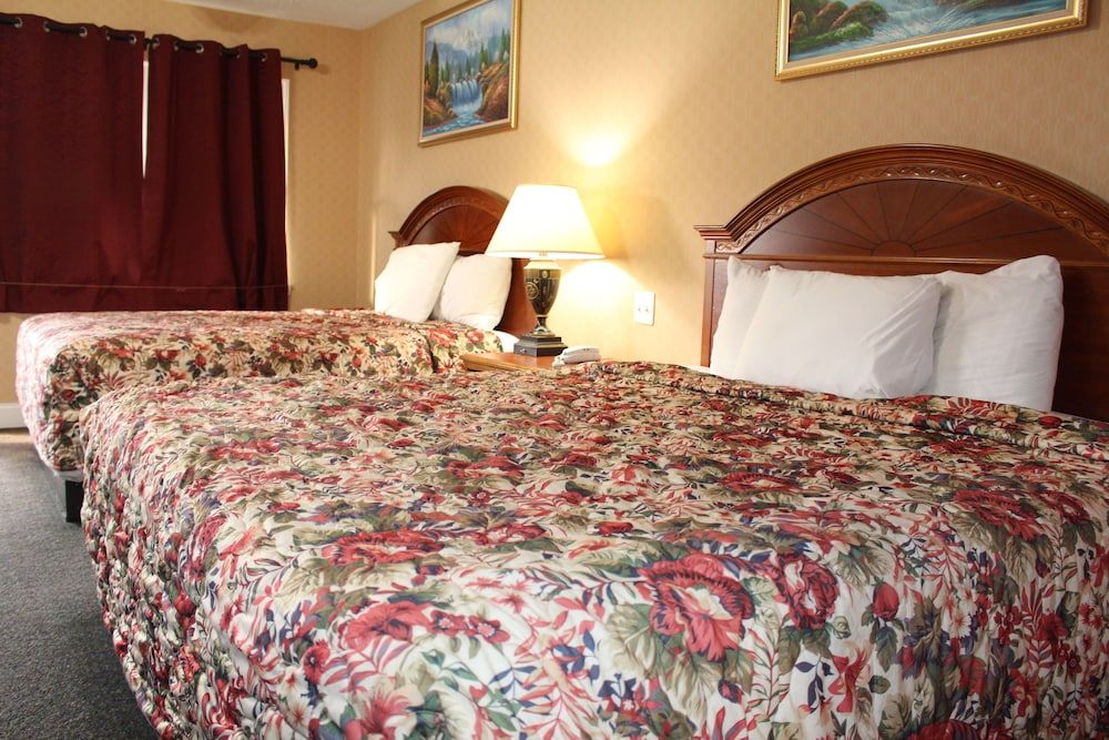 Highlander Motor Inn Atlantic City Deluxe Room, 2 Double Beds, Non Smoking, Refrigerator & Microwave 3