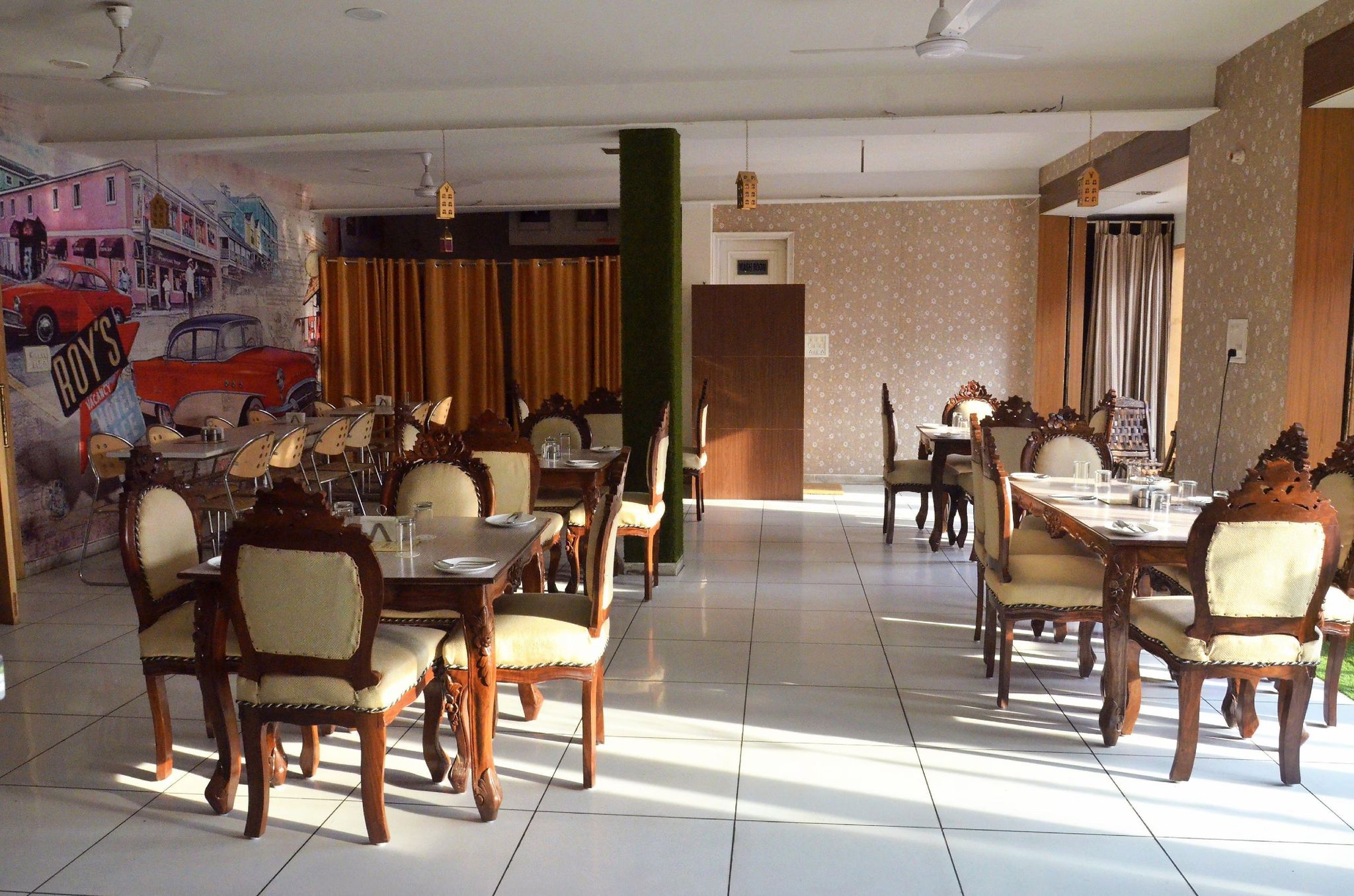 Food & Dining