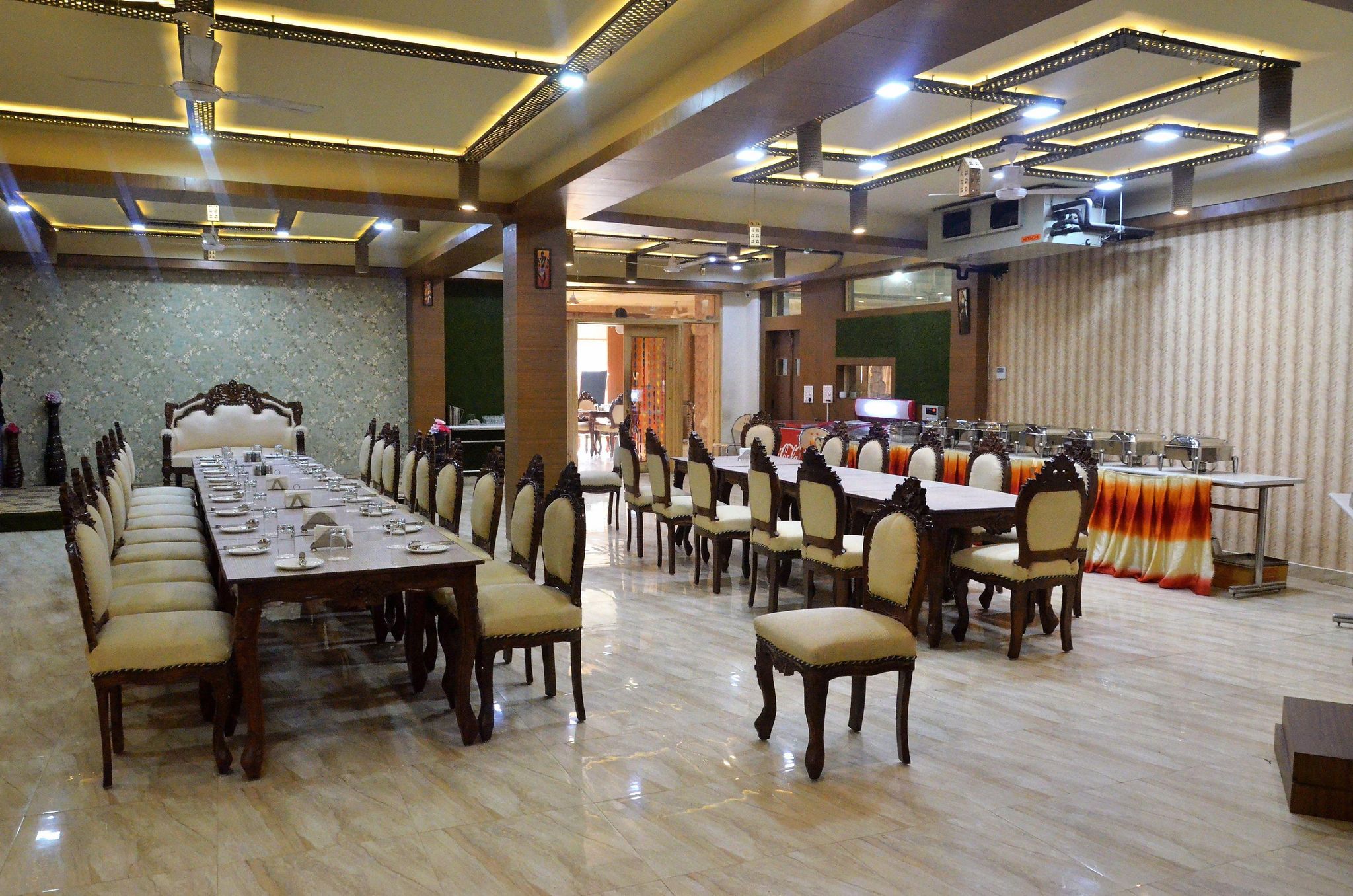 Food & Dining