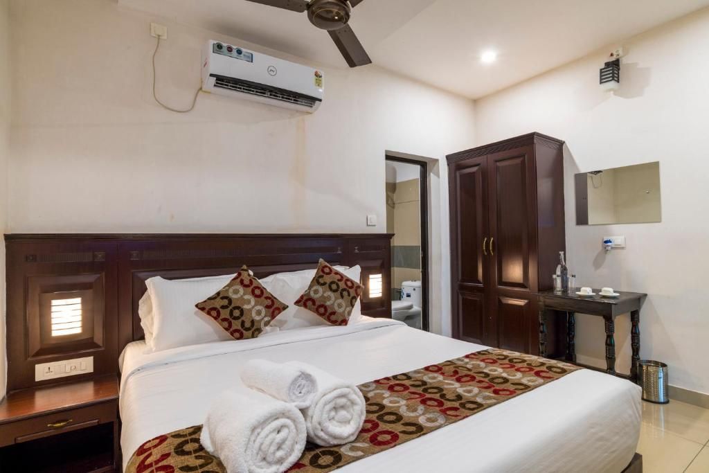 Warmth Lake Haven Heritage Room With Balcony 12