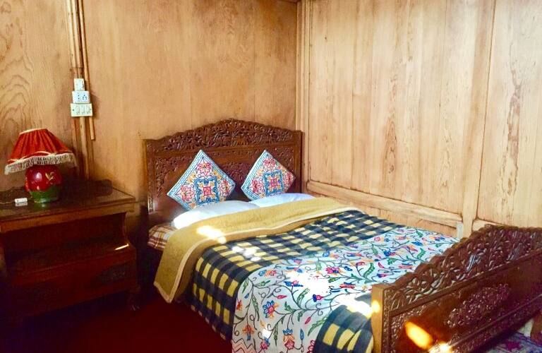 undefined New Sea Palace Houseboat 9