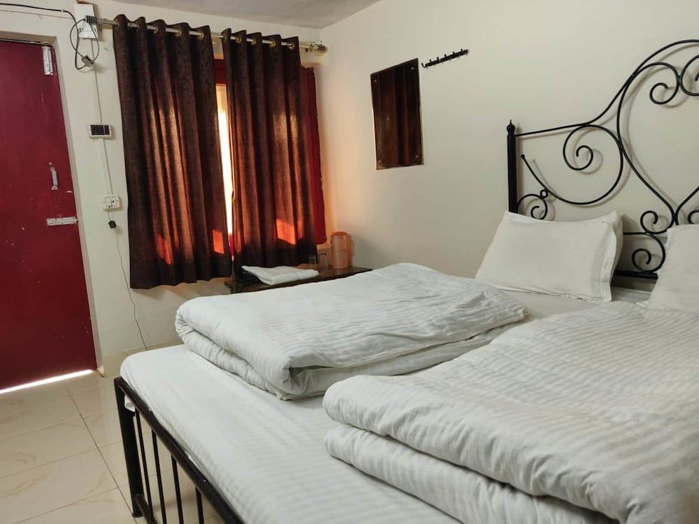 Hotel Kausani Retreat Standard Room 8