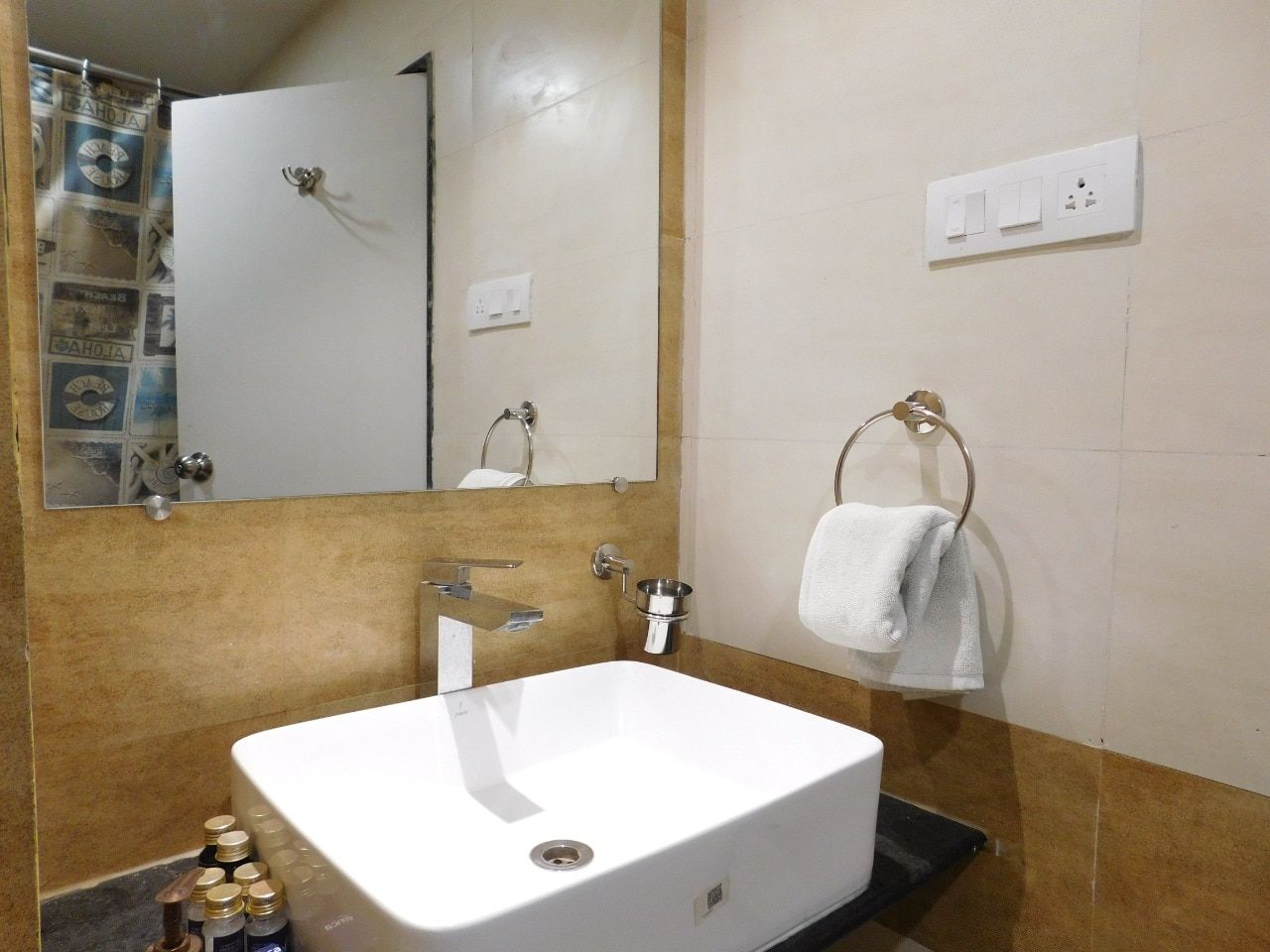 Hotel Shiva Club and Resort Super Deluxe Room 5