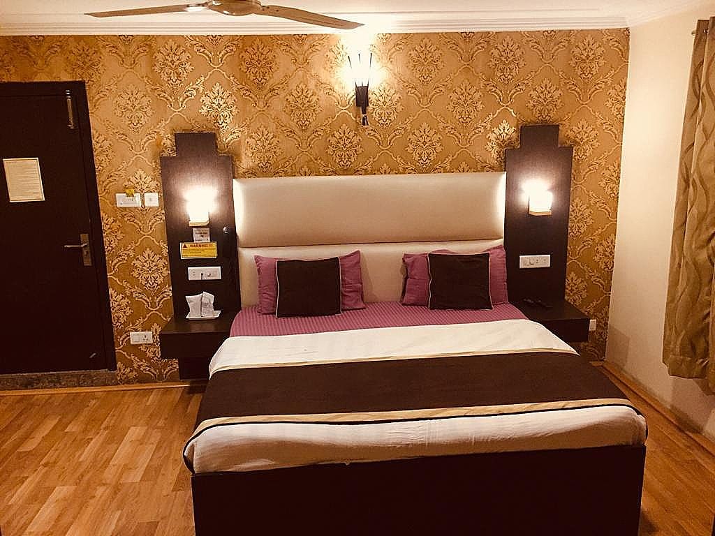 Lee Heritage (Central Heating & Air-conditioning) Deluxe Room Free WiFi 17