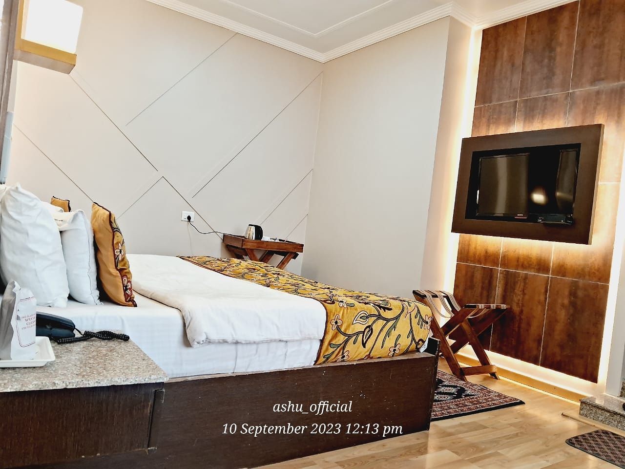 Lee Heritage (Central Heating & Air-conditioning) Deluxe Room Free WiFi 3