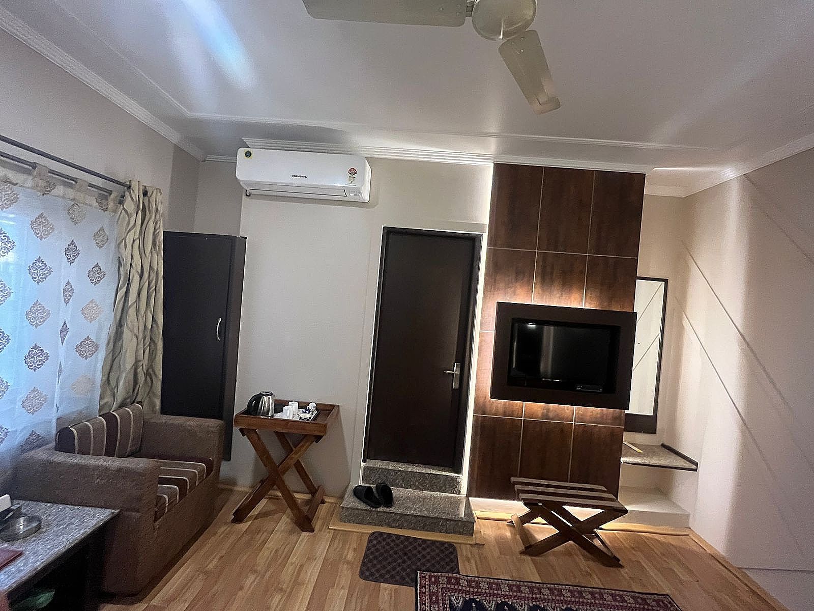 Lee Heritage (Central Heating & Air-conditioning) Deluxe Room Free WiFi 27