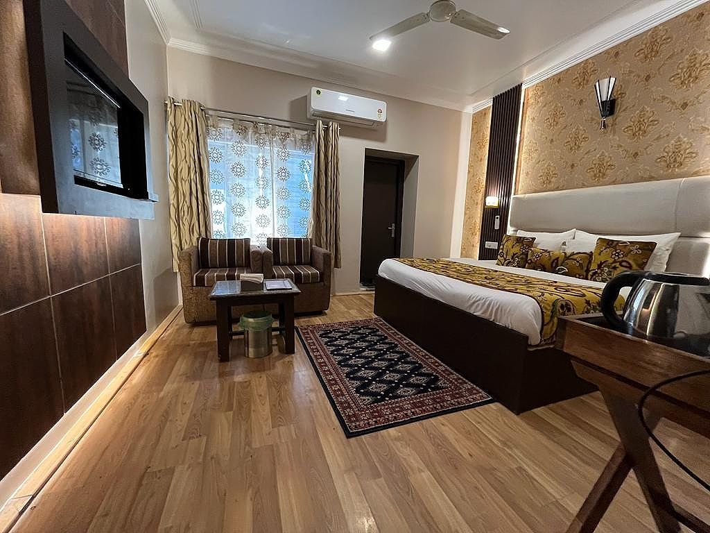 Lee Heritage (Central Heating & Air-conditioning) Deluxe Room Free WiFi 8