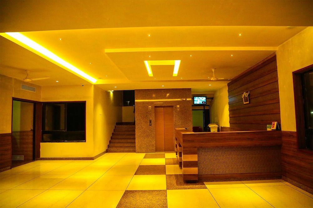 undefined Iroomz Hotel Pawan 2