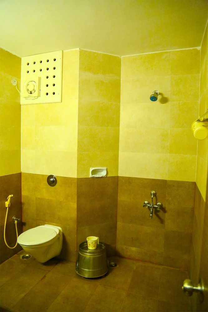 undefined Iroomz Hotel Pawan 9