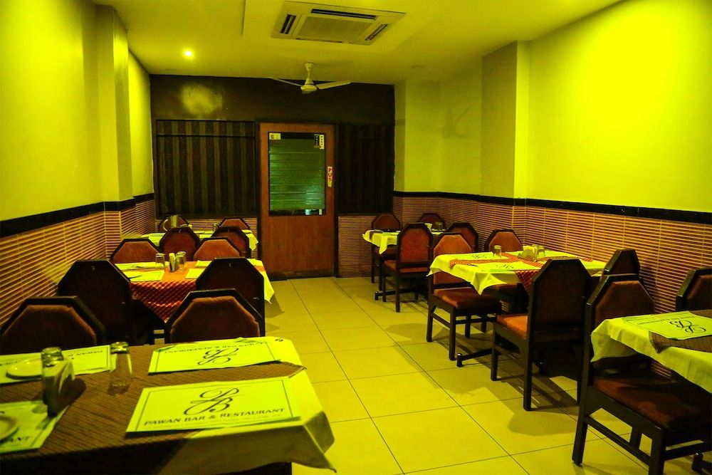 undefined Iroomz Hotel Pawan 5