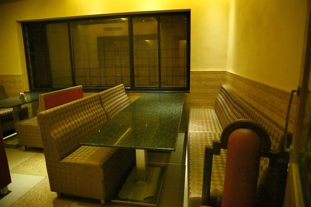 undefined Iroomz Hotel Pawan 10