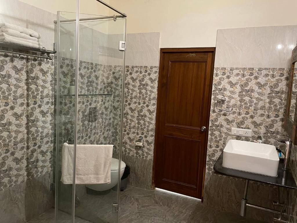 The Shergarh Deluxe Room 7