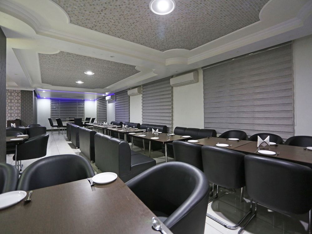 undefined OYO 4635 Sheetal Hotel