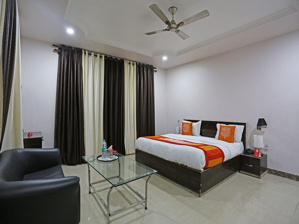 undefined OYO 4635 Sheetal Hotel 10