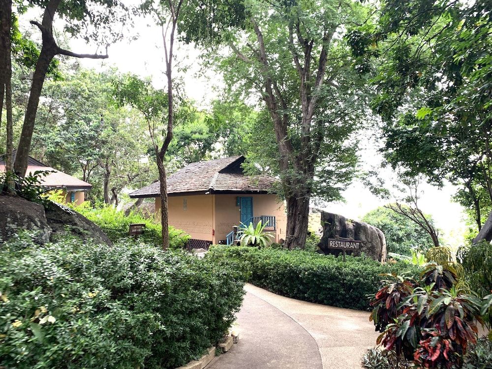 undefined Baan Hin Sai Resort & Spa 10