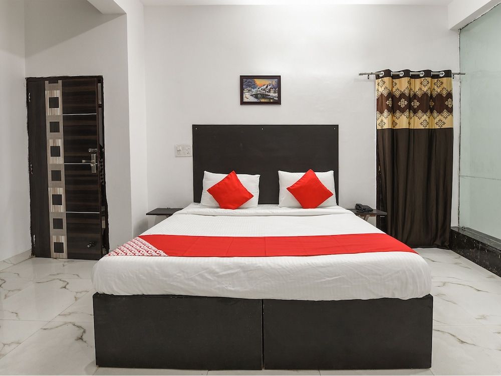 OYO 13025 Petals Inn Standard Room 22