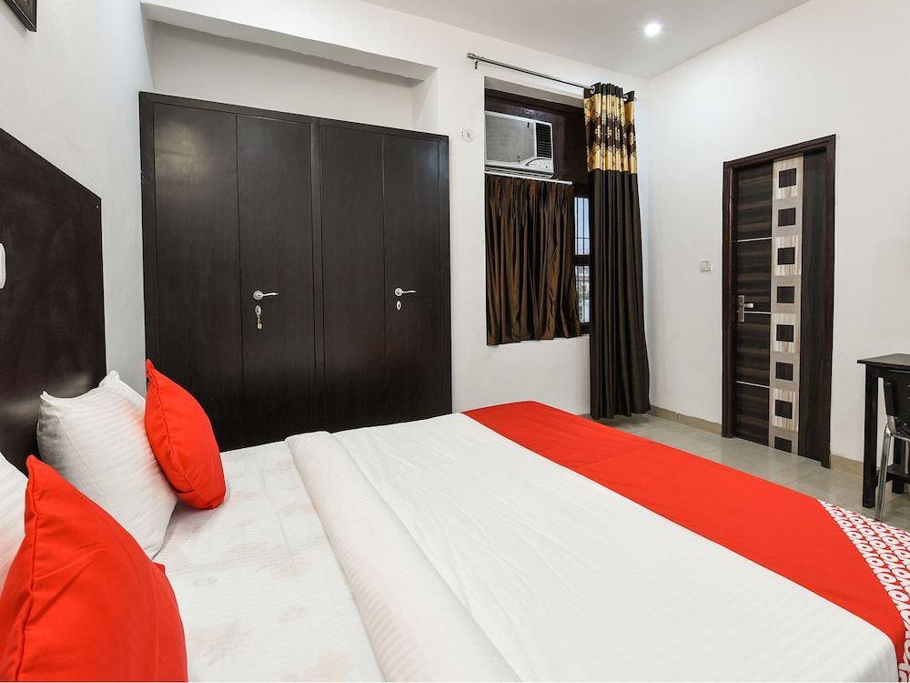 OYO 13025 Petals Inn Standard Room 14