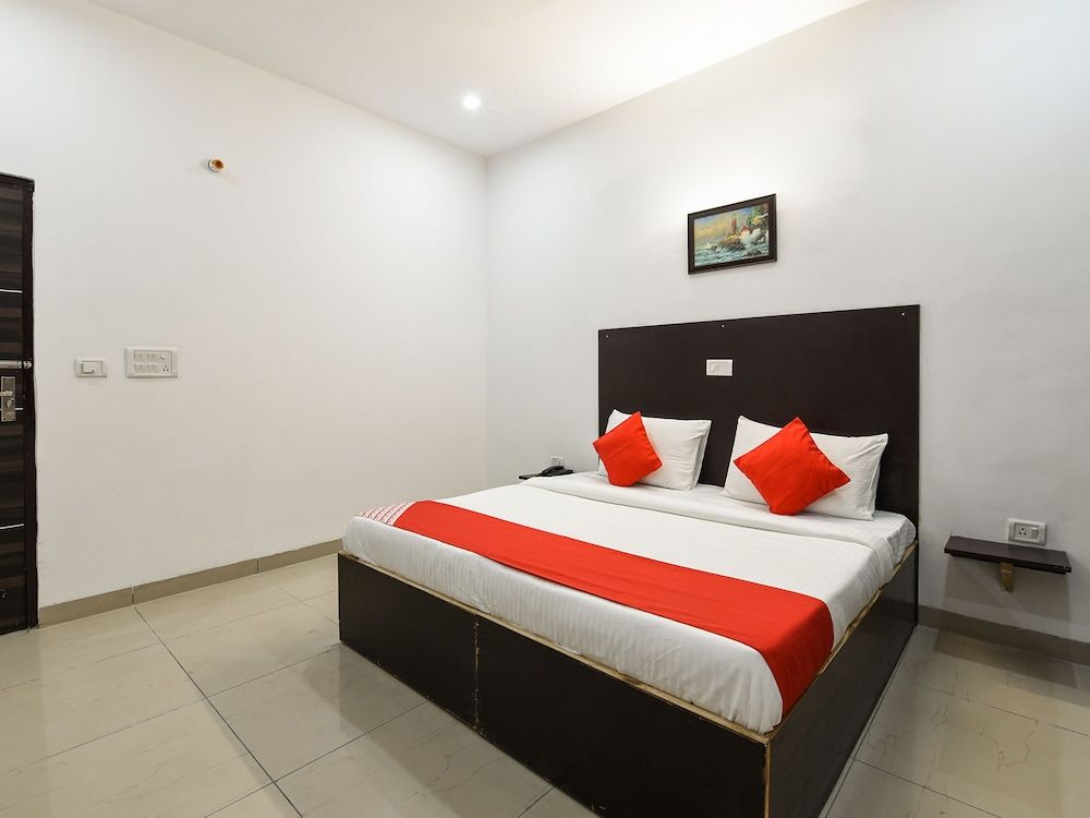 OYO 13025 Petals Inn Standard Room 26