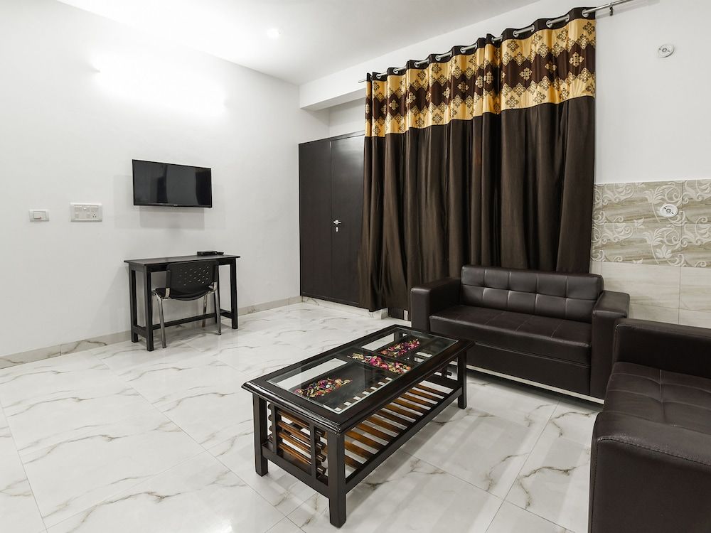 OYO 13025 Petals Inn Standard Room 27