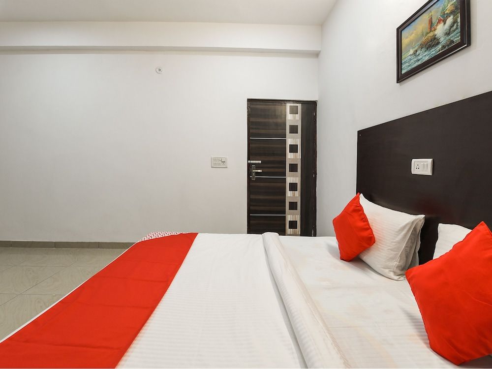 OYO 13025 Petals Inn Standard Room 21