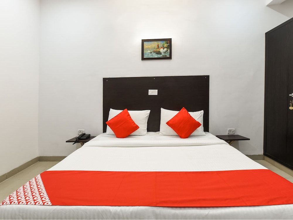 OYO 13025 Petals Inn Standard Room 24