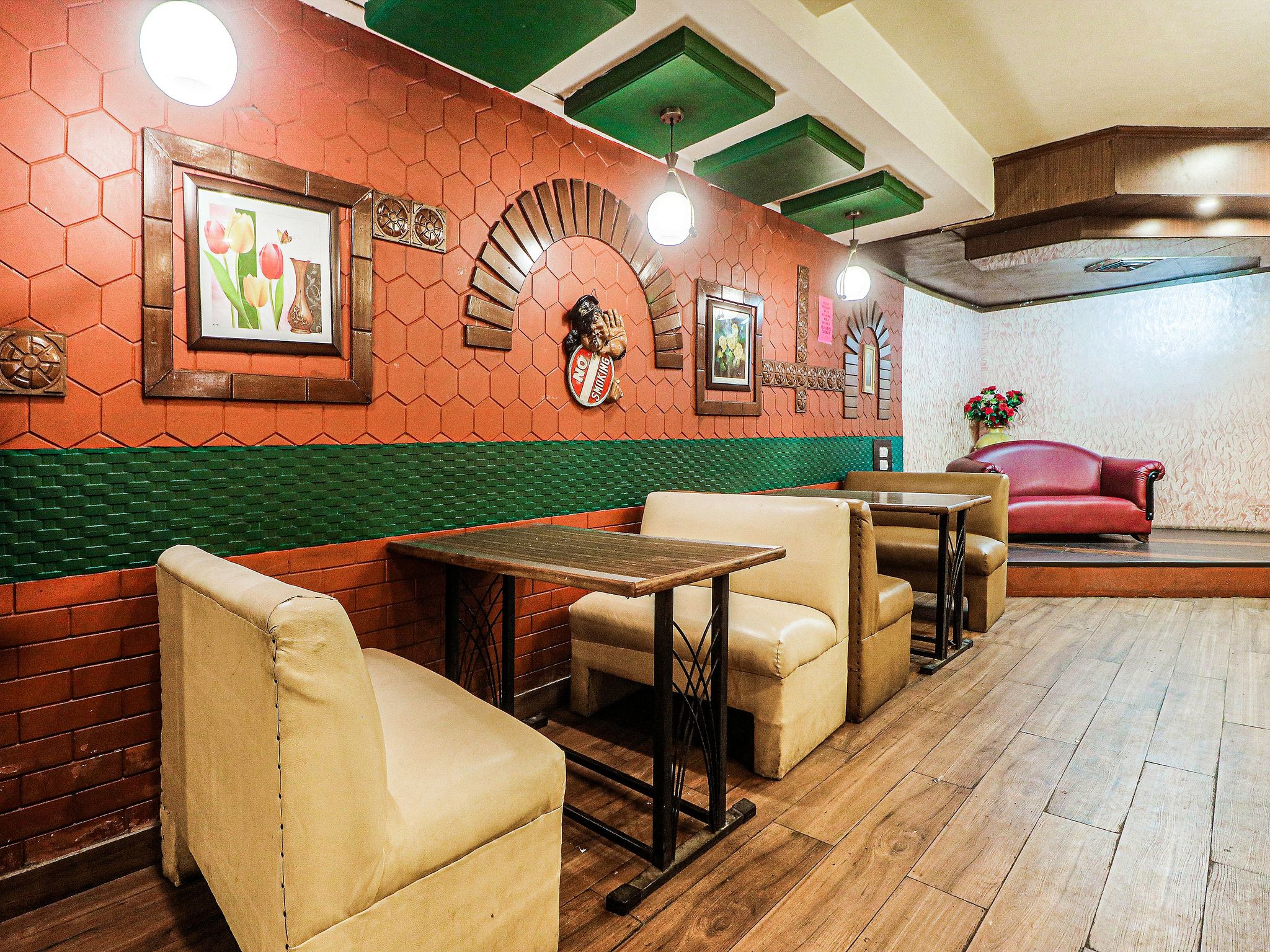 undefined Townhouse Hotel Taksonz 10