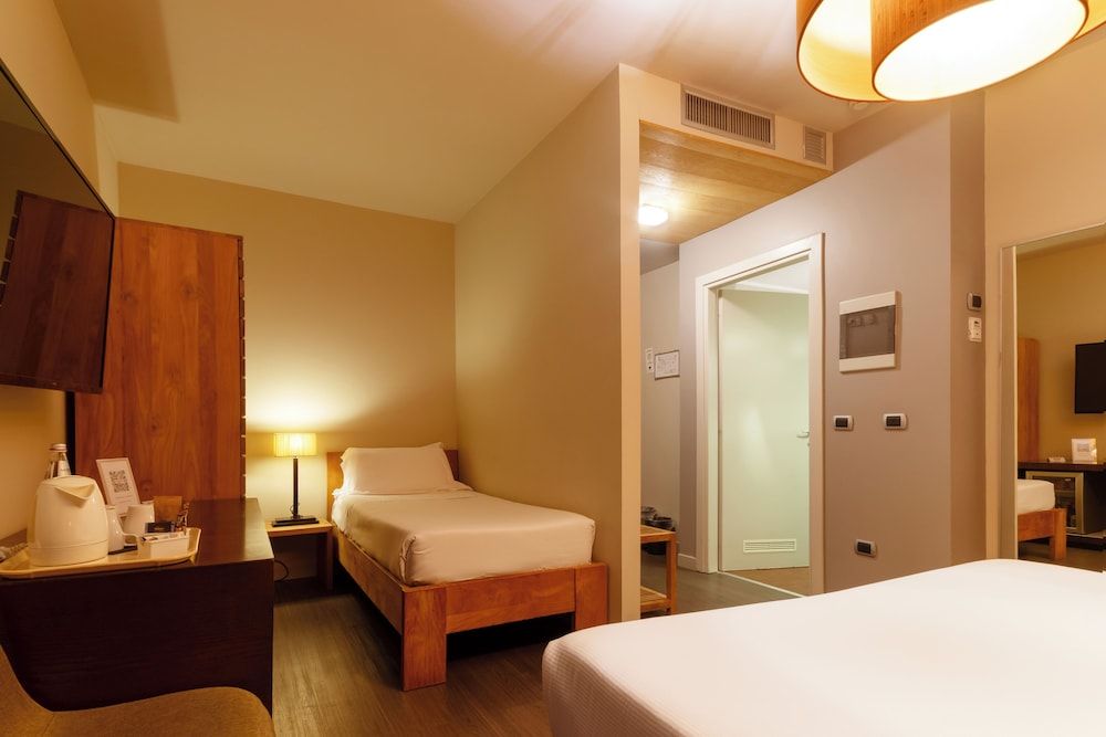 Admiral Park Hotel Economy Triple Room 2