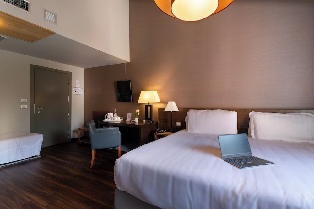 Admiral Park Hotel Family Room 3