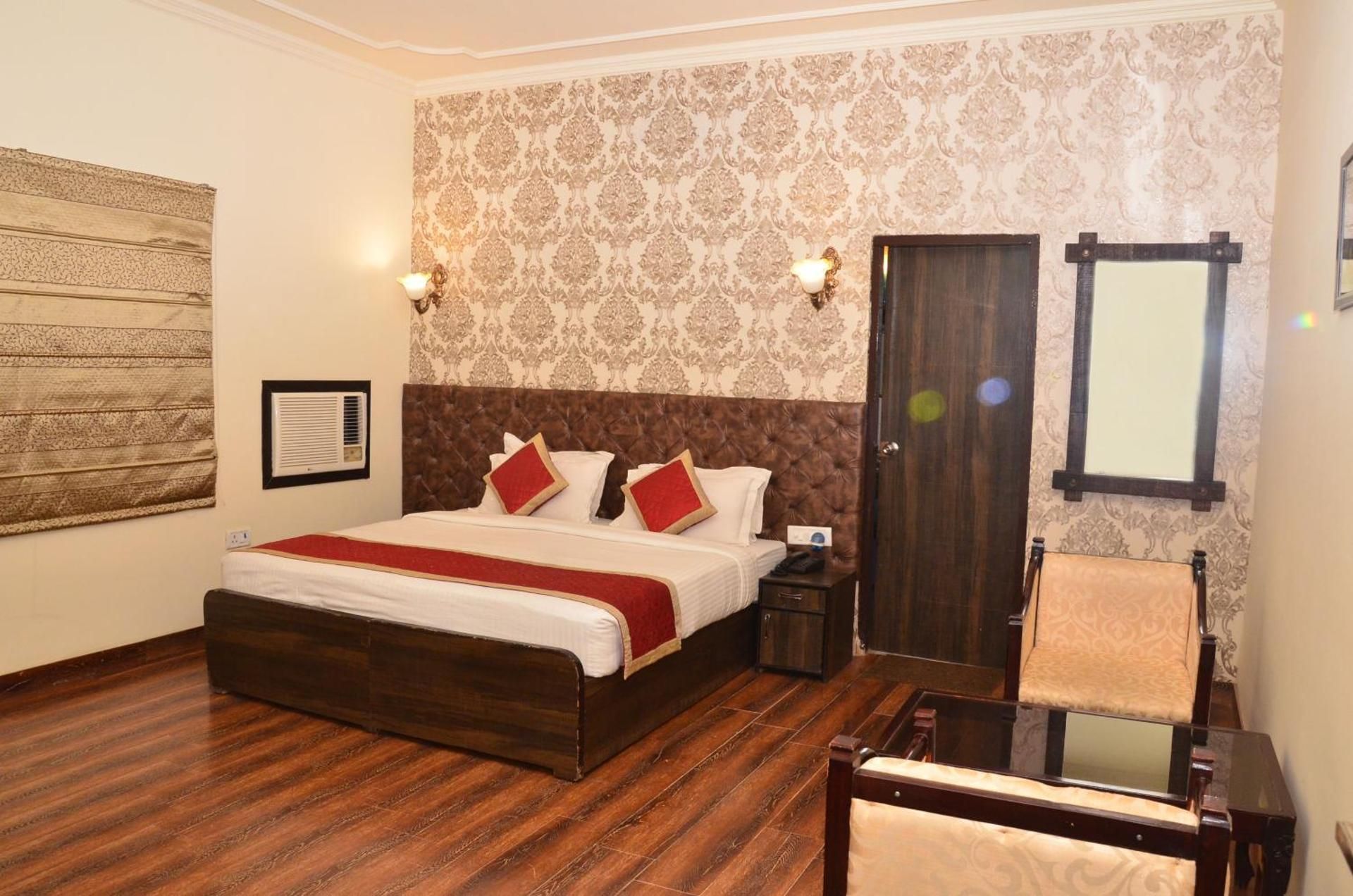 Shani Vilas Premium Room 12