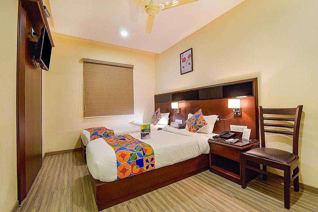 FabHotel Eco Stay - Fully Vaccinated Staff Deluxe Room 2