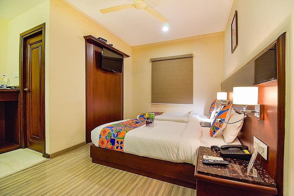 FabHotel Eco Stay - Fully Vaccinated Staff Deluxe Room 3