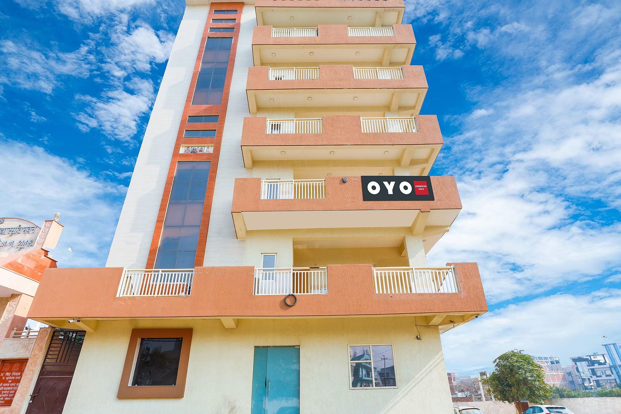 undefined OYO 28629 Crosswind Gold 6