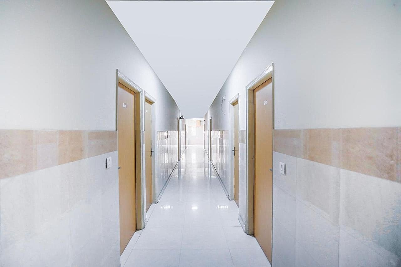 undefined OYO 28629 Crosswind Gold 3