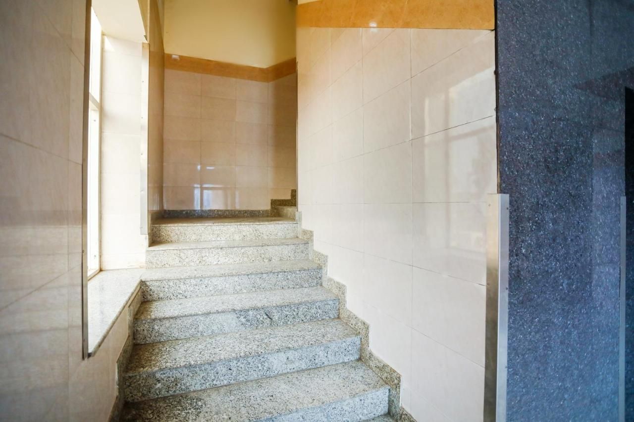 undefined OYO 28629 Crosswind Gold 4