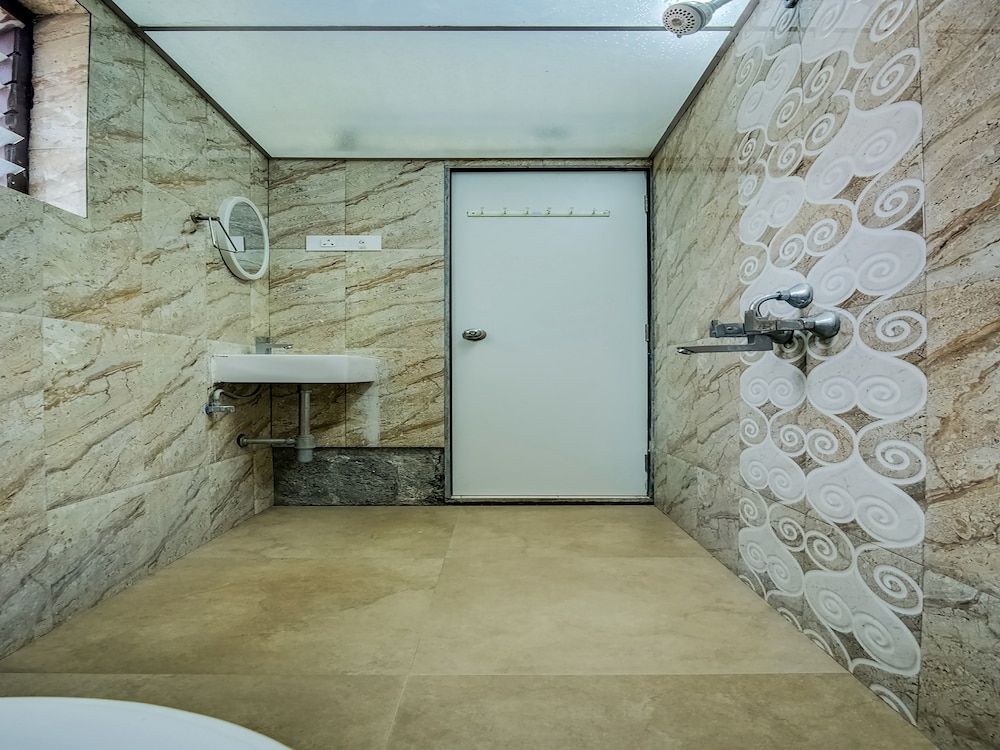 Hotel Grand Murud Deluxe Room AC 4