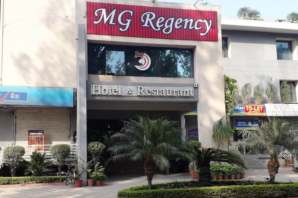 HOTEL MG REGENCY FACADE VIEW