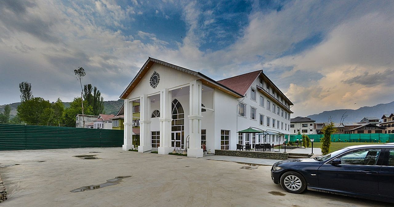 undefined Solomon Heights 8