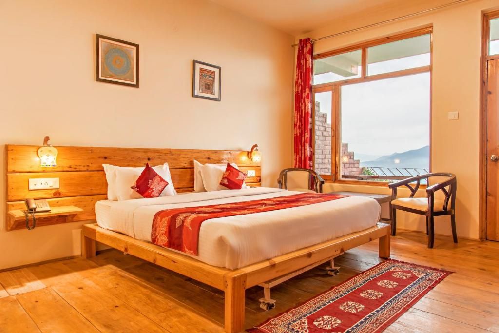 Yak and Yeti Inn Premium Room with Balcony