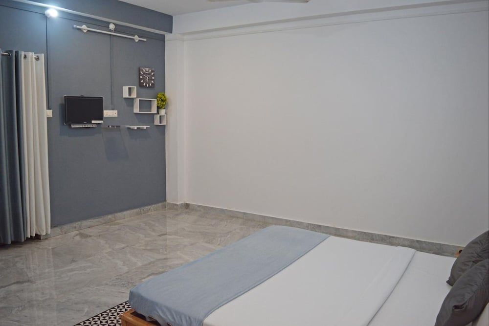 Hotel Value Deluxe Double Room 5