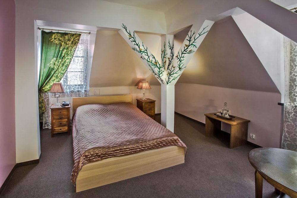 undefined Castle Inn 5