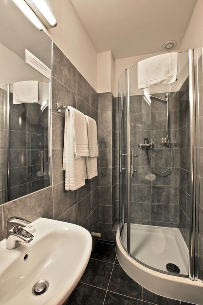 undefined Castle Inn 10