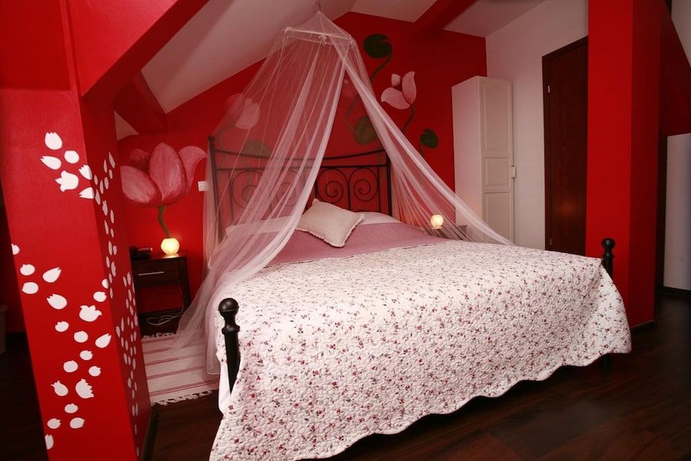 Castle Inn Standard Double Room 3