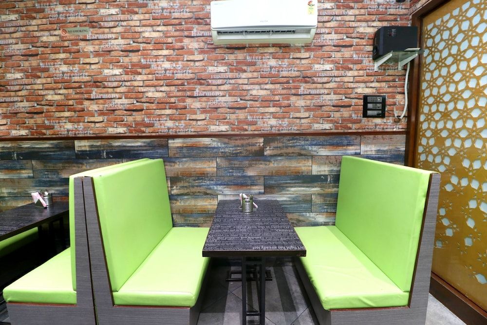 undefined OYO 37860 Hotel Batra 5