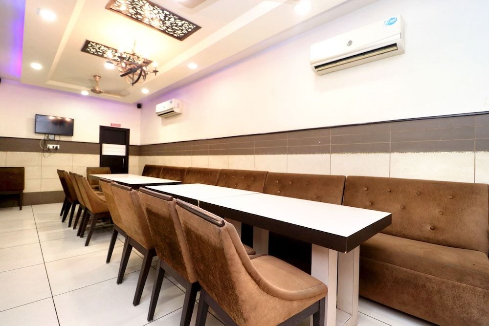 undefined OYO 37860 Hotel Batra 2