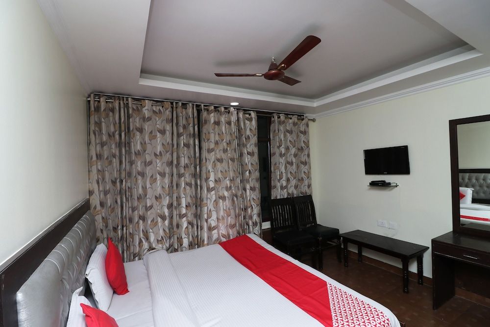 OYO 29660 Hotel Vardhman Classic Double or Twin Room 4