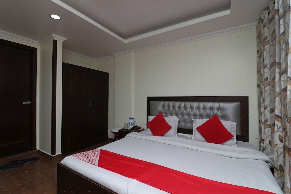 OYO 29660 Hotel Vardhman Classic Double or Twin Room 5