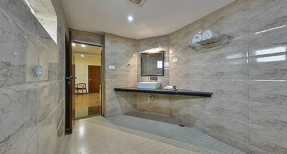 undefined Hotel Six Seasons 10