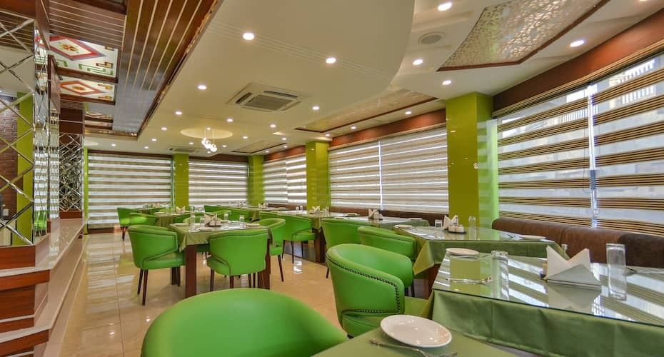 undefined Hotel Six Seasons 9