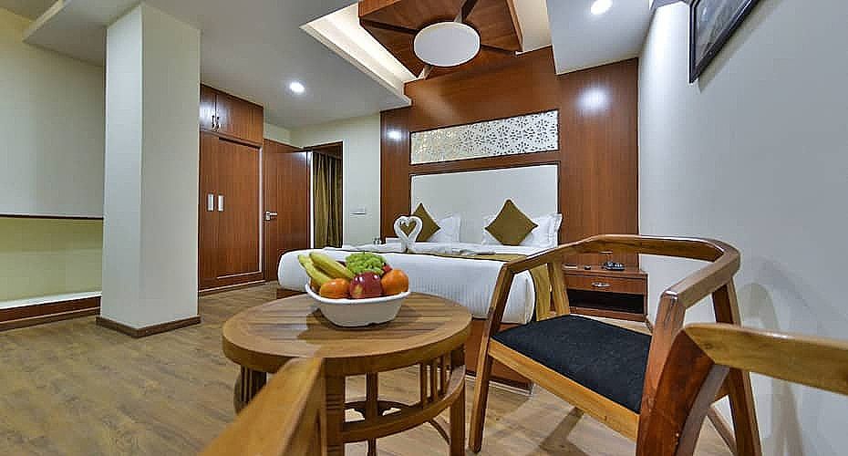 undefined Hotel Six Seasons 8